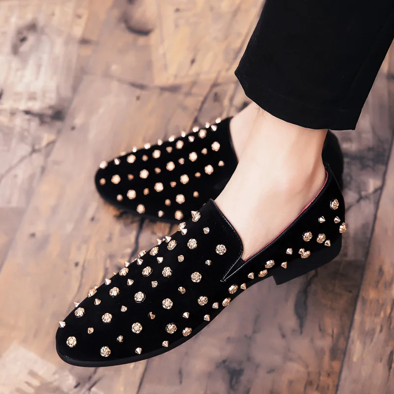 2018 Hot Sale Men's Comfortable Loafers Rhinestone Rivet Pointed Men Formal Shoes Men's Wedding Party Flat Shoes Plus Size 38-47 2018 Hot Sale Men's Comfortable Loafers Rhinestone Rivet Pointed Men Formal Shoes Men's Wedding Party Flat Shoes Plus Size 38-47