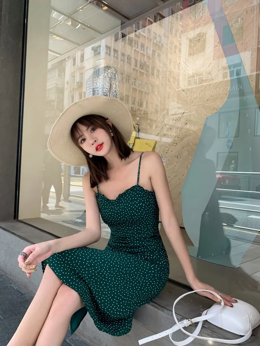 

2019 Summer Women Green Polka Dot Print Bodycon Dress A-Line V Neck Strap Ruffles Split Casual Dress Bandage Beach Dress