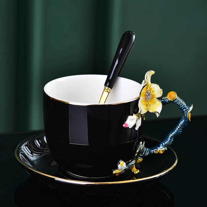 Цветная эмалированная кофейная кружка, чайные чашки и кружки с блюдцем, фарфоровые Изящные Цветочные Стразы, креативная посуда для напитков, свадебный подарок - Цвет: Black