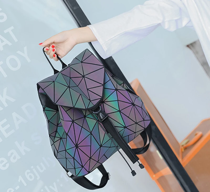 Women Geometric Backpack Luminous Female Evening Bag Diamond Sequins PU Laser Back Pack Lady Casual Plaid Baobao Mochila BP0232 (28)