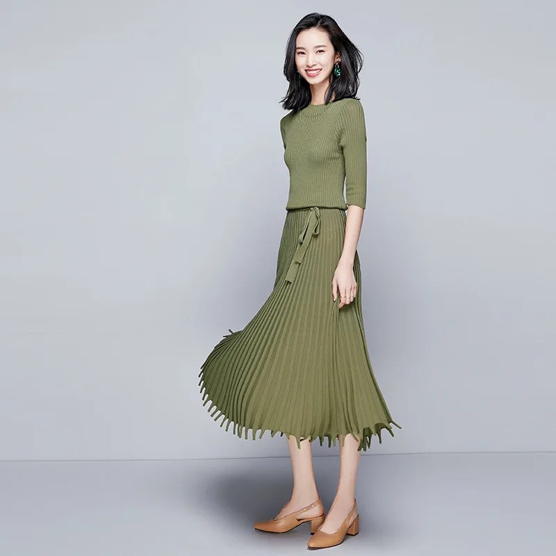 Осеннее женское Новое Стильное вязаное платье с коротким рукавом и кисточками на талии, тонкое длинное трикотажное плиссированное платье для женщин a1722