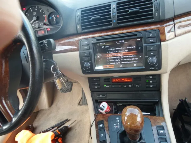 UTB8v9cyb0oSdeJk43Owq6ya4XXa1