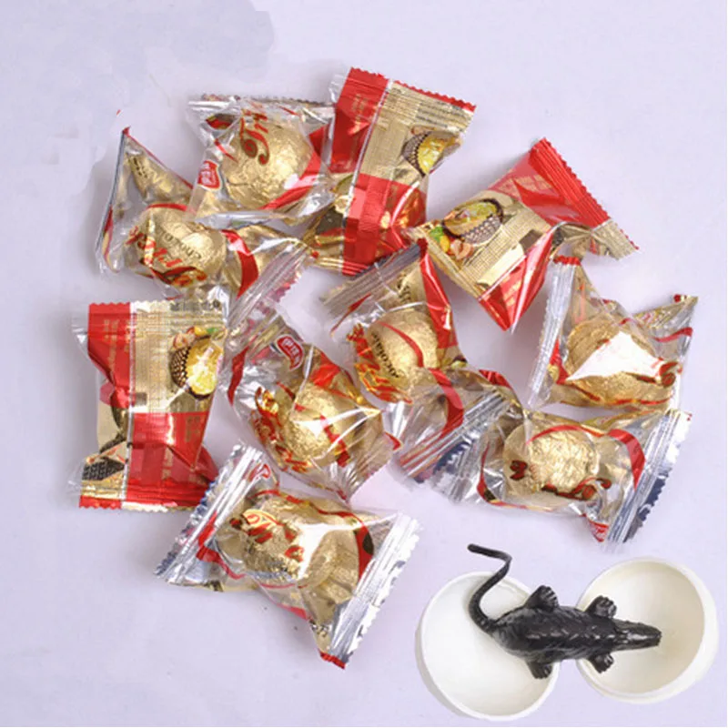 

10pcs/lot Funny Horror Small Animal Candy Joke toys for Adult Kids Prank Trick Toy Surprise Party Favor