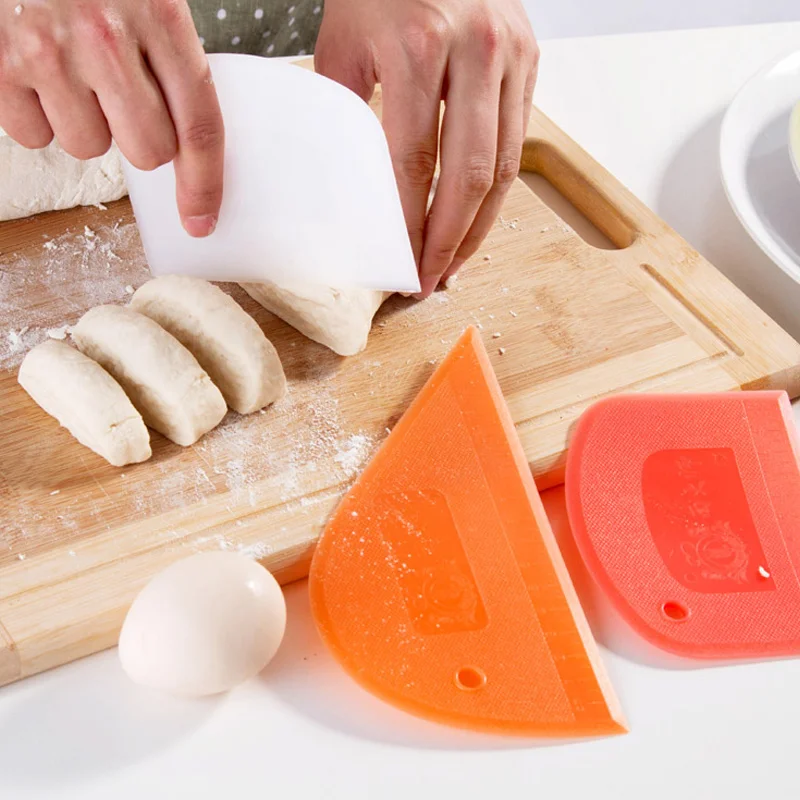 

Baking Scraper Cake Cream Wiper Baking Tools Face Knife Plastic Scraper CF059