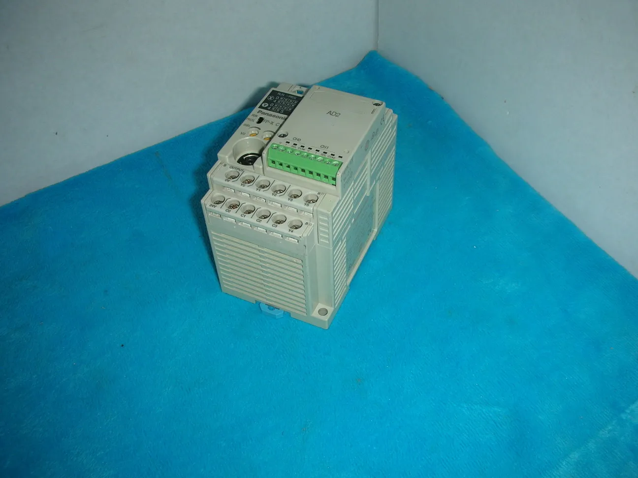 

Teardown 9 new l PLC controller AFPX - C14R + AFPX - AD2