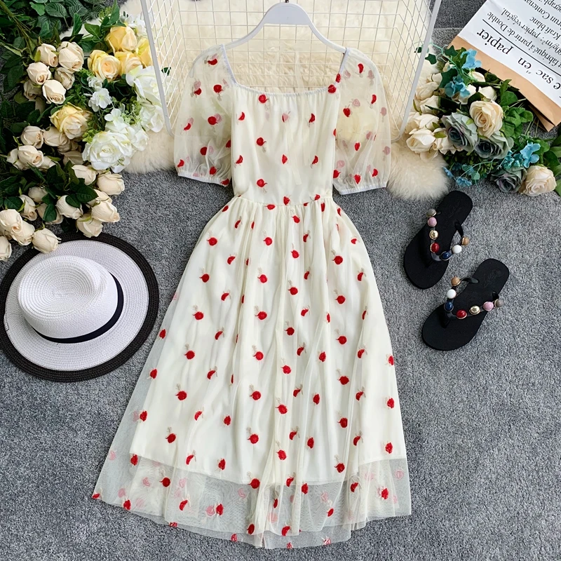 

2019 new fashion women's dresses French dress three-dimensional flower embroidery square collar puff sleeve