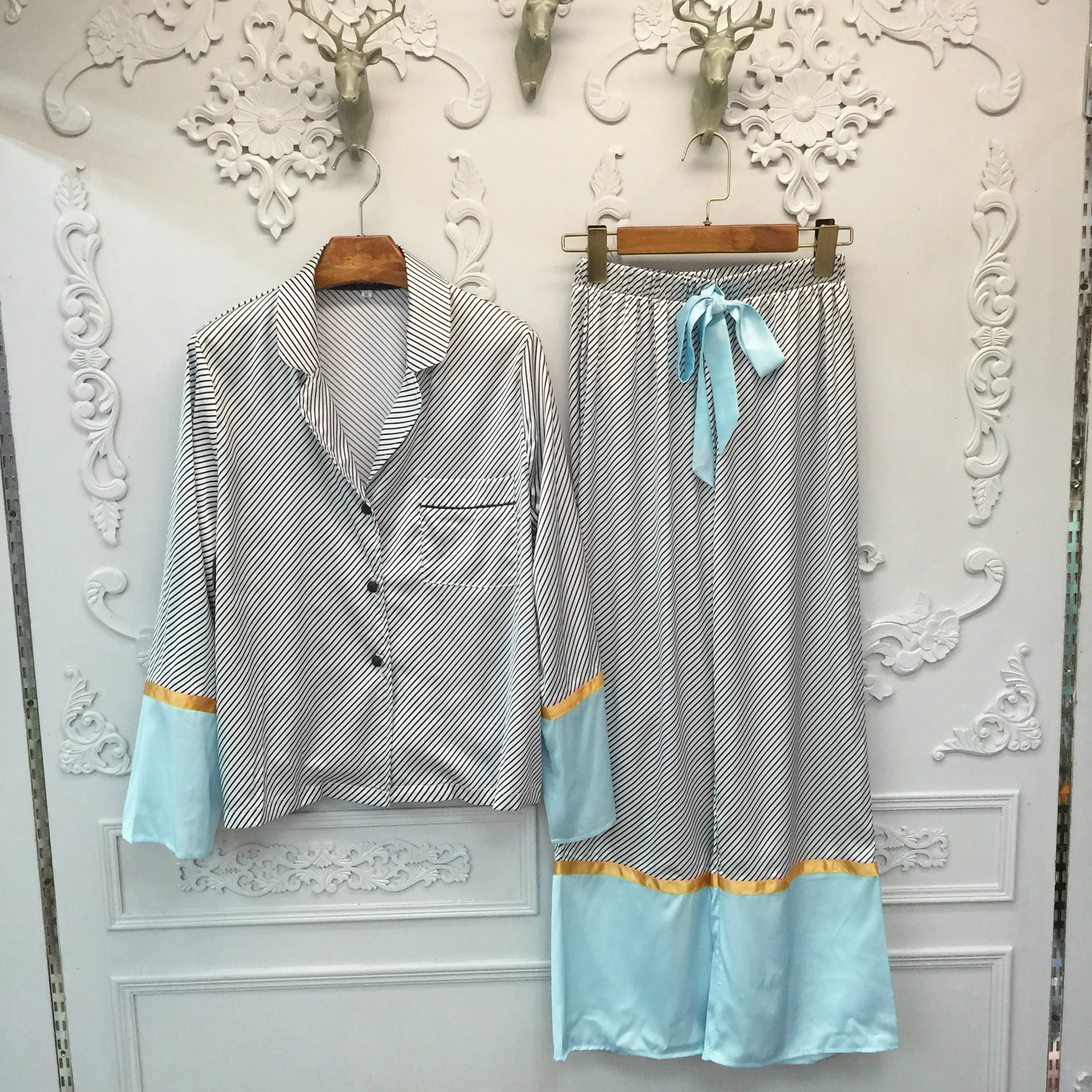 

Runway Fashion Women's Silk Pajamas Bathrobe Two Pieces Pants Sets Stripes Satin Home Wear Long Sleeve Nightwear Loungewear