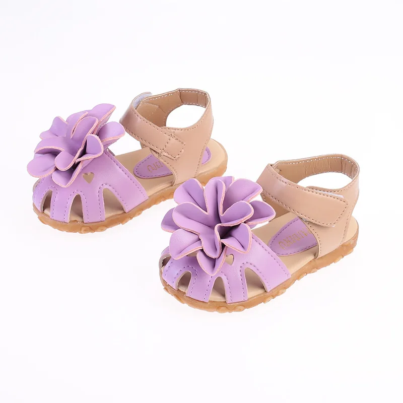 J Ghee/Новинка; обувь для маленьких девочек; Летние сандалии из мягкой искусственной кожи; нескользящая обувь для девочек; милая детская пляжная обувь принцессы с цветами - Цвет: Фиолетовый