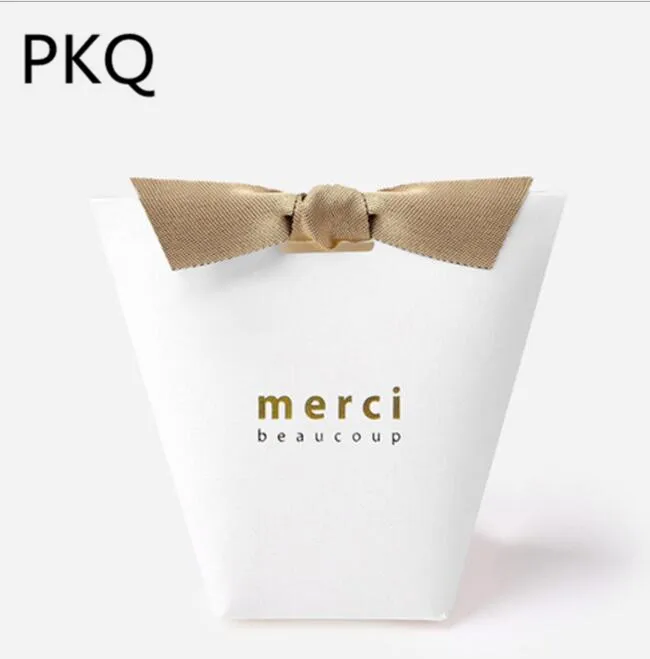 

30pcs Black White Kraft Paper Bag Bronzing French "Merci" Thank You Gift Box Package Wedding Party Favor Candy Bags with Ribbon