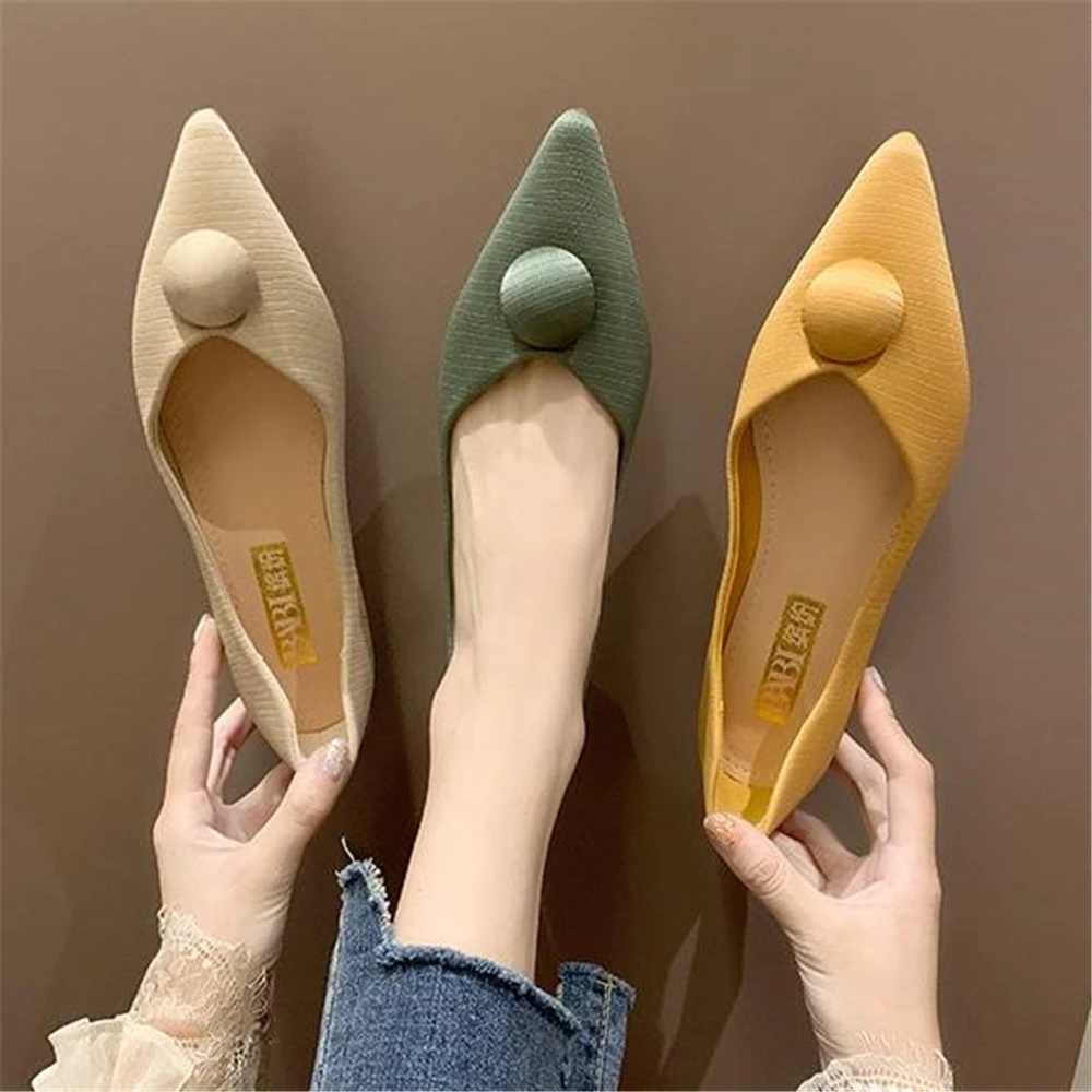 Женские красные туфли на плоской подошве с острым носком; коллекция года; Новая Женская обувь в Корейском стиле; модные удобные тонкие туфли на плоской подошве для женщин
