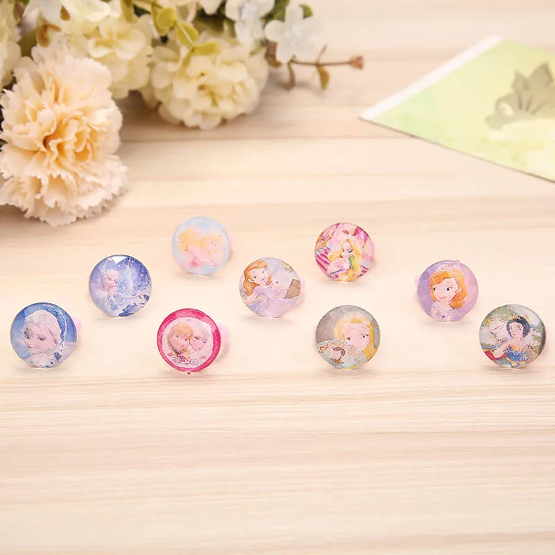 Disney Pretend Play Toy Ring 36pcs/set Child Ring Frozen Elsa Anna Sophia Mickey Minnie Cartoon Pattern Ring Girl Party Gifts Disney Pretend Play Toy Ring 36pcs/set Child Ring Frozen Elsa Anna Sophia Mickey Minnie Cartoon Pattern Ring Girl Party Gifts