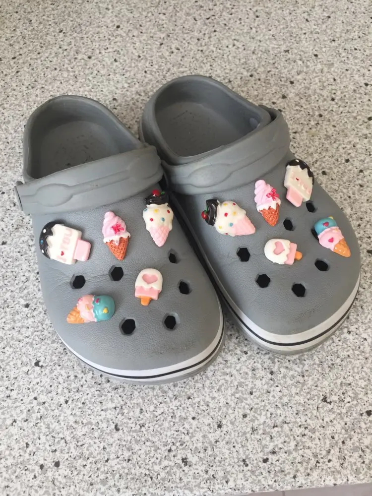 1pcs High Imitation Shoe Charms Ice Cream Ladybug Soccer Rainbow Bee Shoe Buckles Accessory fit Bracelets Croc JIBZ Kids Gifts