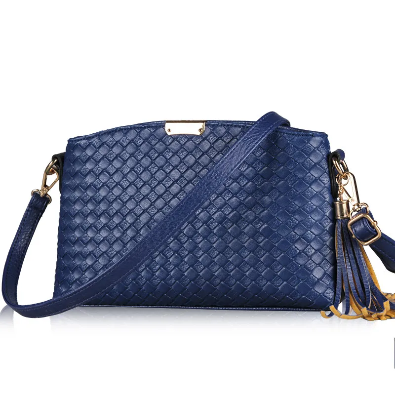 Classic Knitting Shoulder Bag Fashion Tassel Woven Pattern Small Crossbody Bag Women Stylish Designer Casual Crossbody