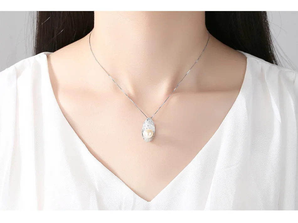 

Natural Pearl Necklace Pendant s925 sterling silver chain Korean fashion clavicle accessories LW09