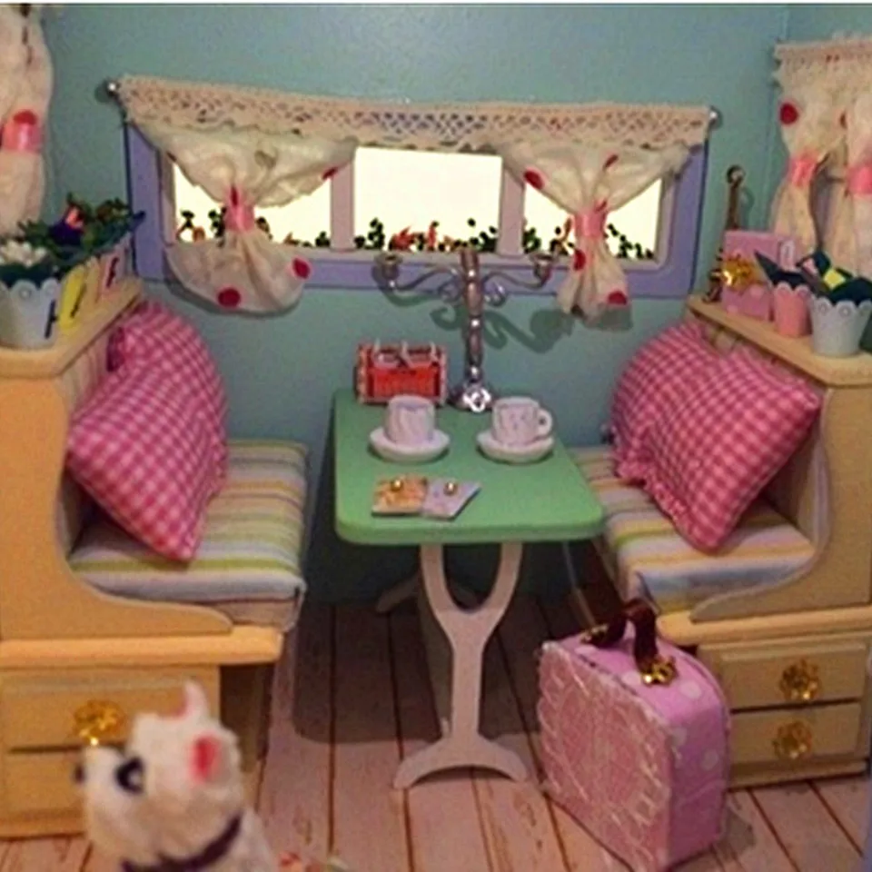 caravan dollhouse