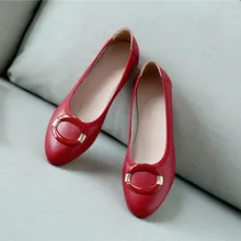 Женские лоферы на плоской подошве из натуральной кожи без шнуровки; повседневная обувь на плоской подошве; сезон весна-осень; туфли-лодочки с острым носком и металлическими украшениями