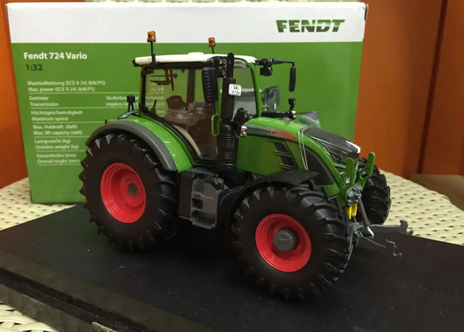 Универсальный хобби Fendt 724 Vario природа зеленый 1/32 весы трактор UH5231