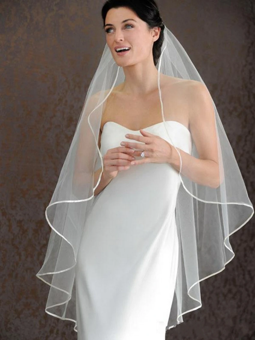 Горячая 1 слой дешевые белые/белоснежные свадебные вуали Короткие Свадебные аксессуары Фата свадебная вуаль с атласная повязка
