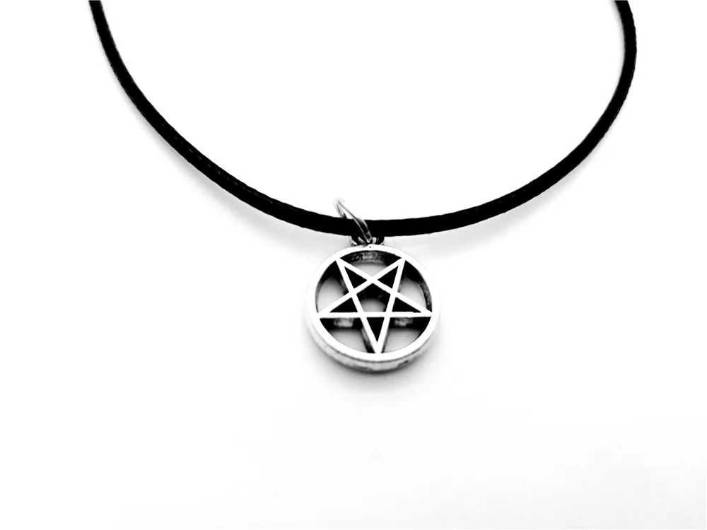 Pagan Wicca Inverted Star Pentagram Pendant Necklace Tiny Circle Rond with Star Necklace David Star Necklaces