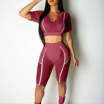 

2019 Sexy temperament Short Hooded Crop Top With Shorts Night Glow Fashion Casual Piece Of Women Suits Wonen Sets