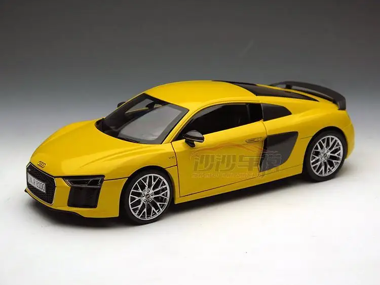 

1/18 New Special Die-casting Metal R8 Supercar Model Home Display Collection