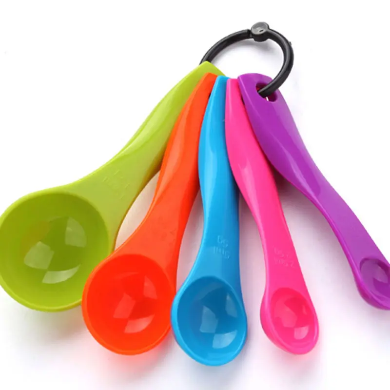 

5pcs/set Hot Baby child Measuring scale Spoon Plastic Colorful Flatware Utensil Set Kit Measuring Baby Feeding spoon Hot Selling