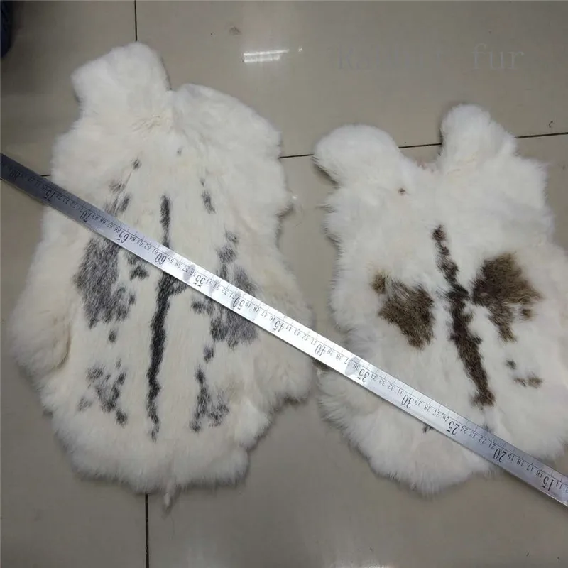 

Rabbit fur Approx 30*40cm White color with a little Grey