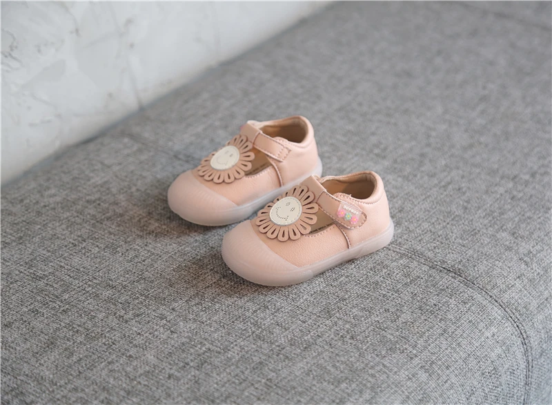 Осенняя обувь для маленьких девочек; дышащая обувь для малышей; нескользящая удобная детская повседневная кожаная обувь с цветами