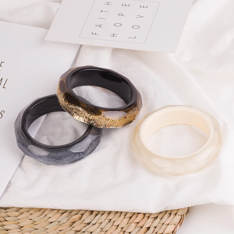 Classic Resin Cuff Bracelets Bangles for Women New Fashion Colorful Blue Acrylic Wide Bracelet Female Simple Charm Party Jewelry (2)