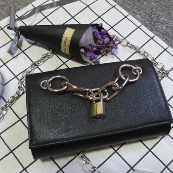 

2017 female Korean casual shoulder chain bag Messenger bag simple bag envelope retro small square bag free shipping