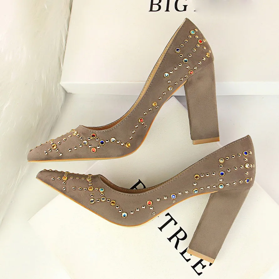 Elegant Pointed Toe Crystal Block 9cm High Heels Pumps