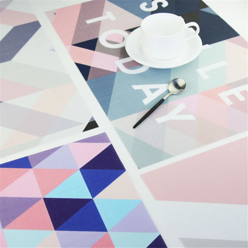 PVC المائدة تحديد الموقع منصات طاولة طعام حصيرة الحرارة العزل هندسية الذهب مطلي المفارش المنزل الديكور كوستر 45X30 سنتيمتر