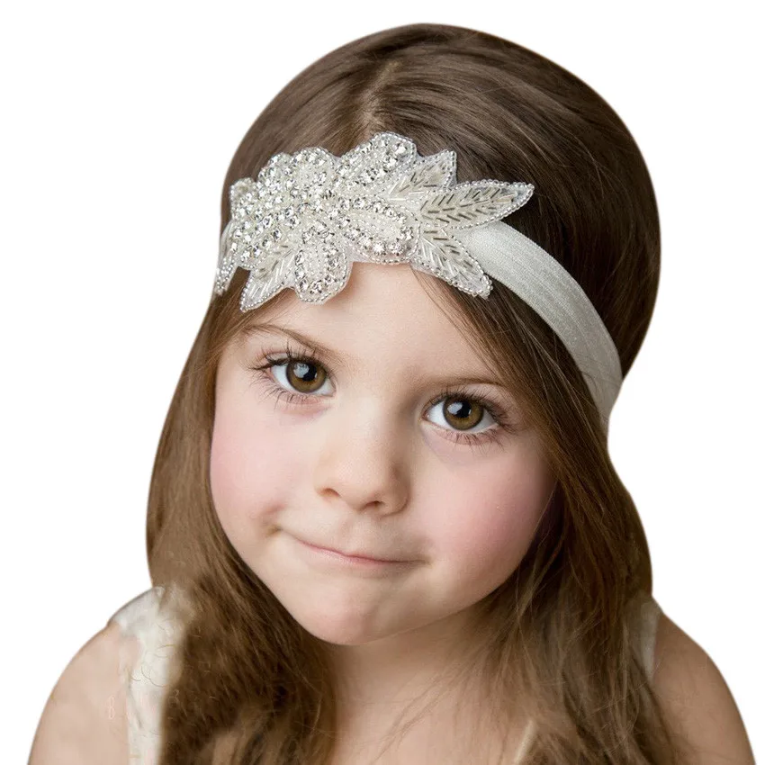 ободки для девочек. ободок диадема для девочки. причёски для девочек на выпускной. прическа девочке под ободок на новый год. диадема для девочки.