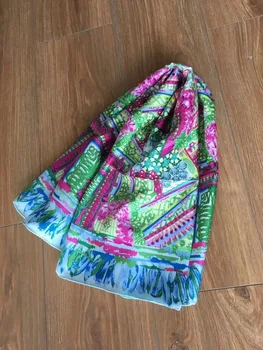 

2019 new arrival spring autumn classic print 100% pure silk scarf twill hand made roll 90*90 cm shawl wrap for women lady