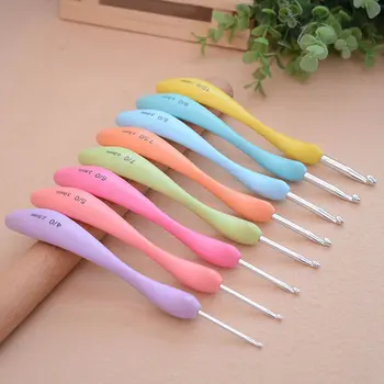

8pcs/set Crochet Hook Set Aluminum Ergonomic Crochet Needles with Colorful Soft Rubber Grip Cushioned Handles DIY Sewing Needles