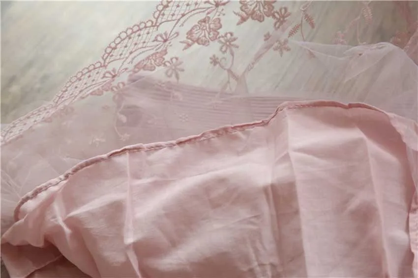 4487668223_1780852424