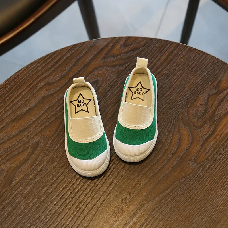 Детская обувь для маленьких девочек; парусиновая обувь для отдыха на плоской подошве для маленьких мальчиков; кроссовки для детей; нескользящая Мягкая подошва - Цвет: Зеленый