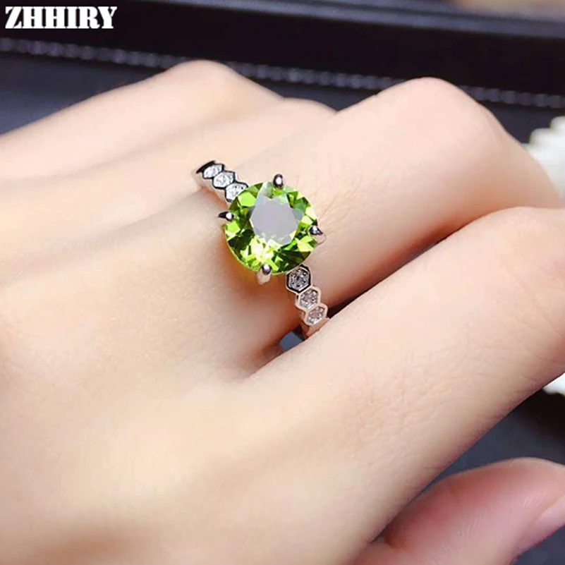 Кольцо женское из серебра 925 пробы с натуральным Перидотом | Украшения и