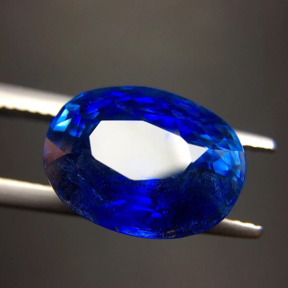 Сапфир cornflower. Мадагаскарский сапфир васильковый. Васильковый сапфир. Ланкийский сапфир. Васильковый сапфир.