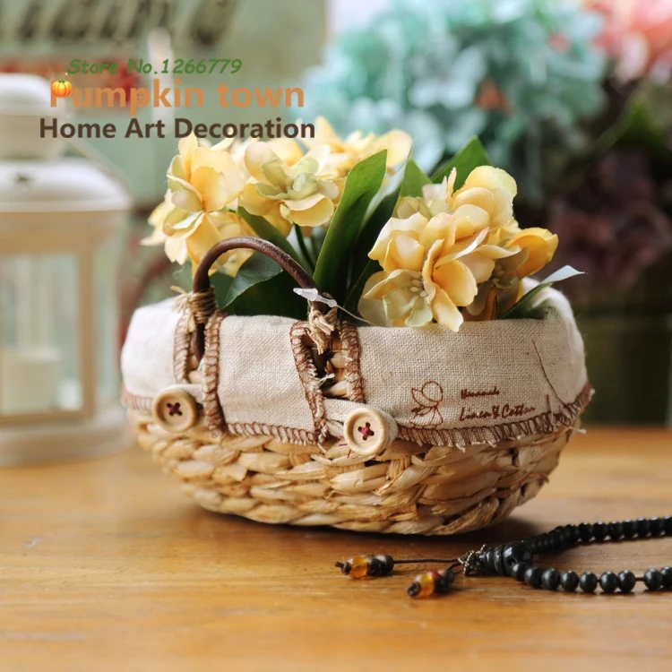 

2018 NEW Pastoral style linen+buttoned wicker Binaural storage basket,either a flower basket or a desktop grocery basket