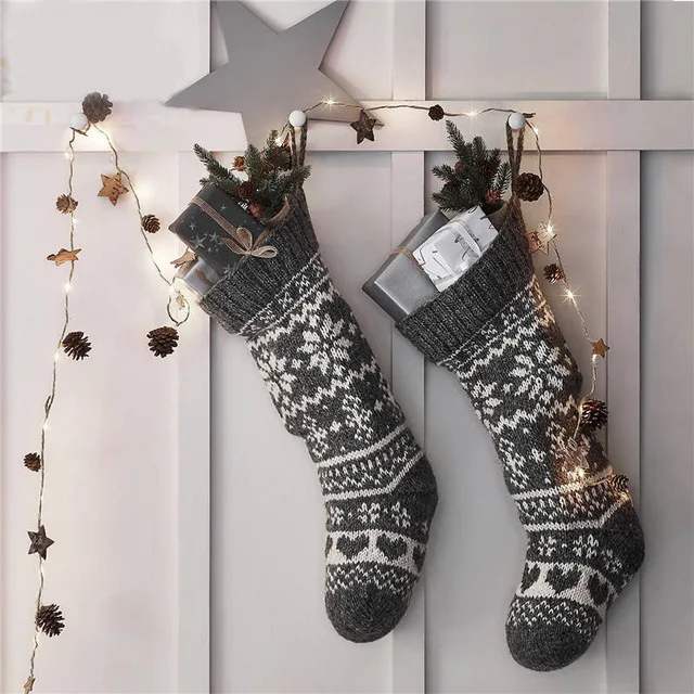 Red-berry-Christmas-Garland-Lights-LED-Copper-Fairy-lights-Pinecone-string-lights-for-Xmas-Holiday-Tree.jpg_640x640 (1)