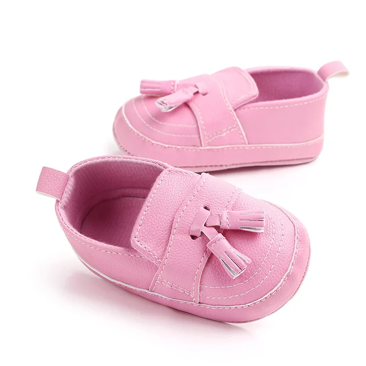 Обувь из искусственной кожи для новорожденных; модная однотонная обувь с бахромой для маленьких мальчиков; обувь с мягкой подошвой для малышей; обувь для девочек 0-18 месяцев