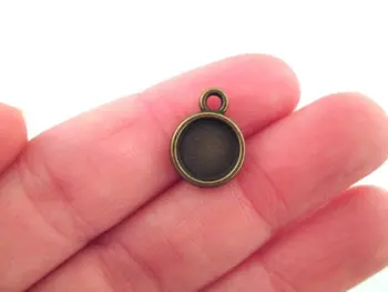 

20 double sided 8mm round pendant trays, brass plated, 2 sided blank settings, B98theof