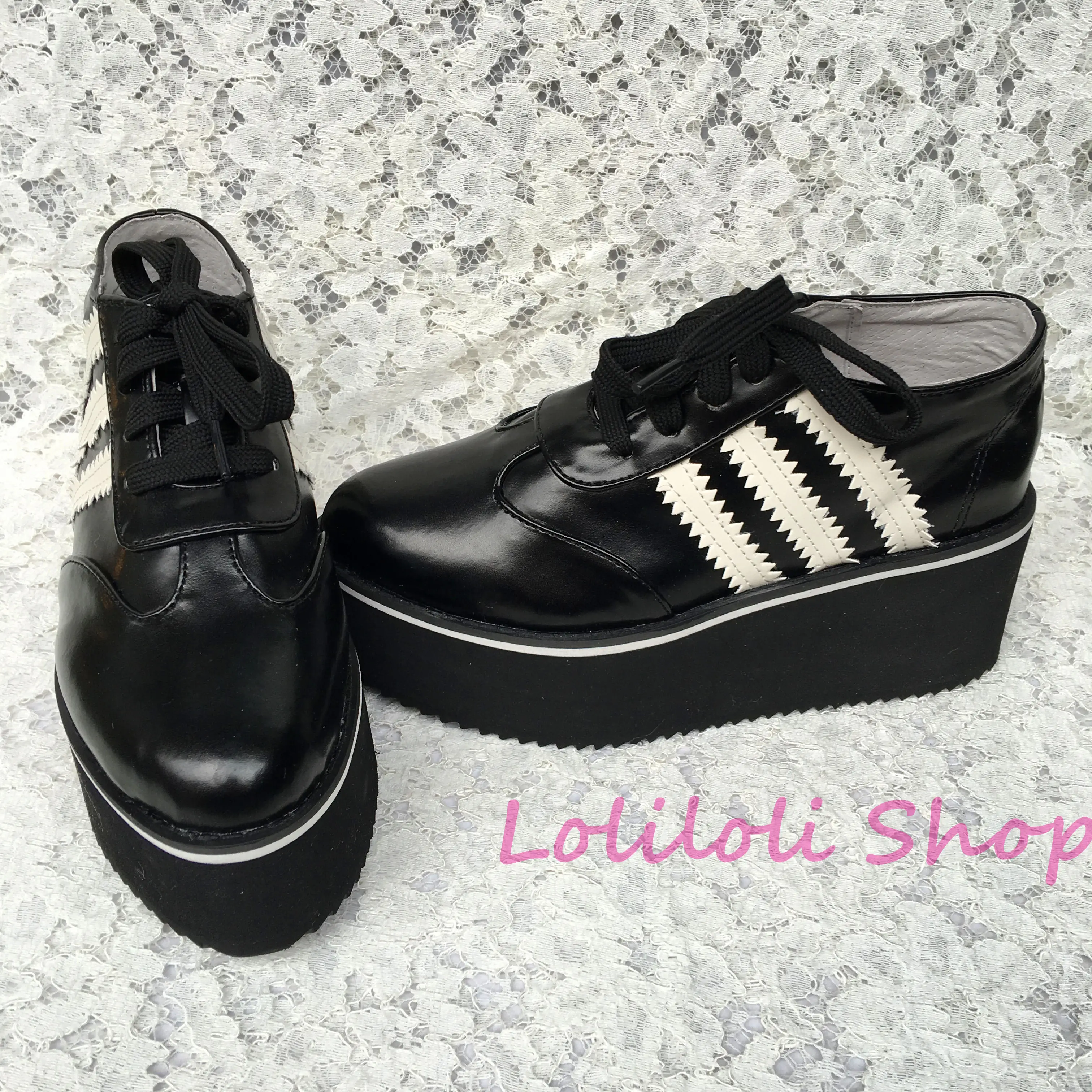 Princess lolita shoes Lolilloliyoyo antaina Japanese design thick bottom black bright skin flat shoes with white gingham 5135s