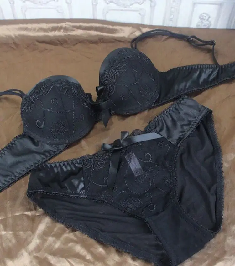 Free shipping High quality sexy lace deep V underwear suit luxury and