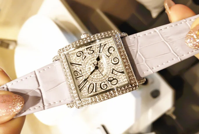 Изысканные женские кварцевые часы, квадратные полностью бриллиантовые женские часы с арабскими цифрами, цифровые весы и ремешок из натуральной кожи