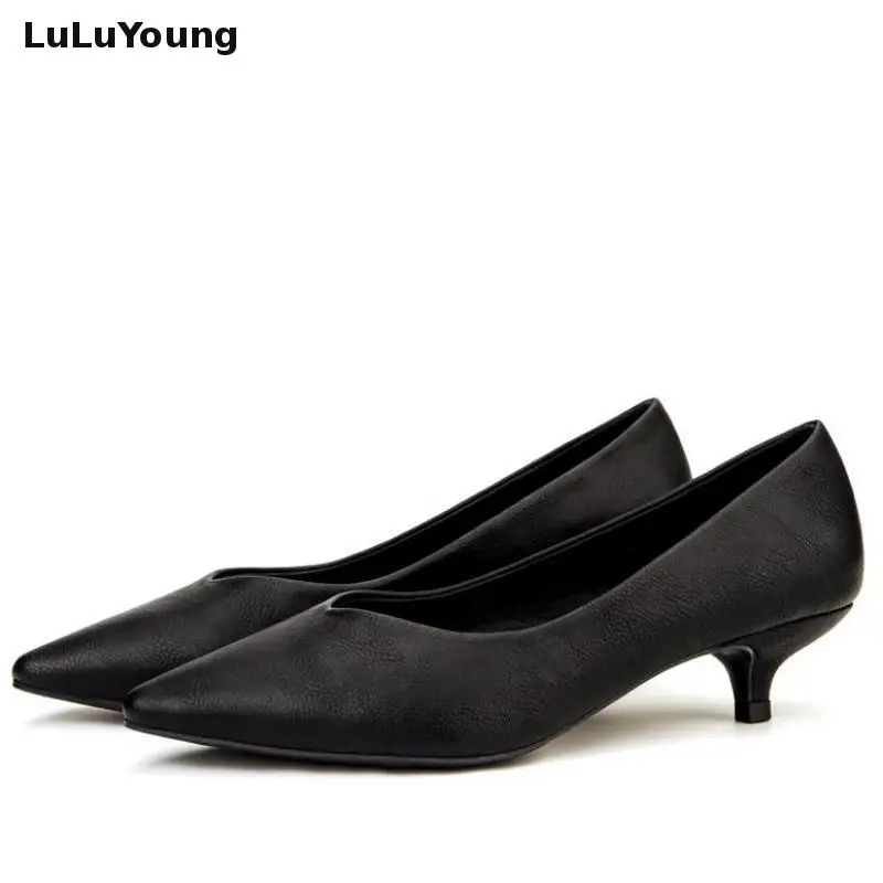 womens black pumps low heel