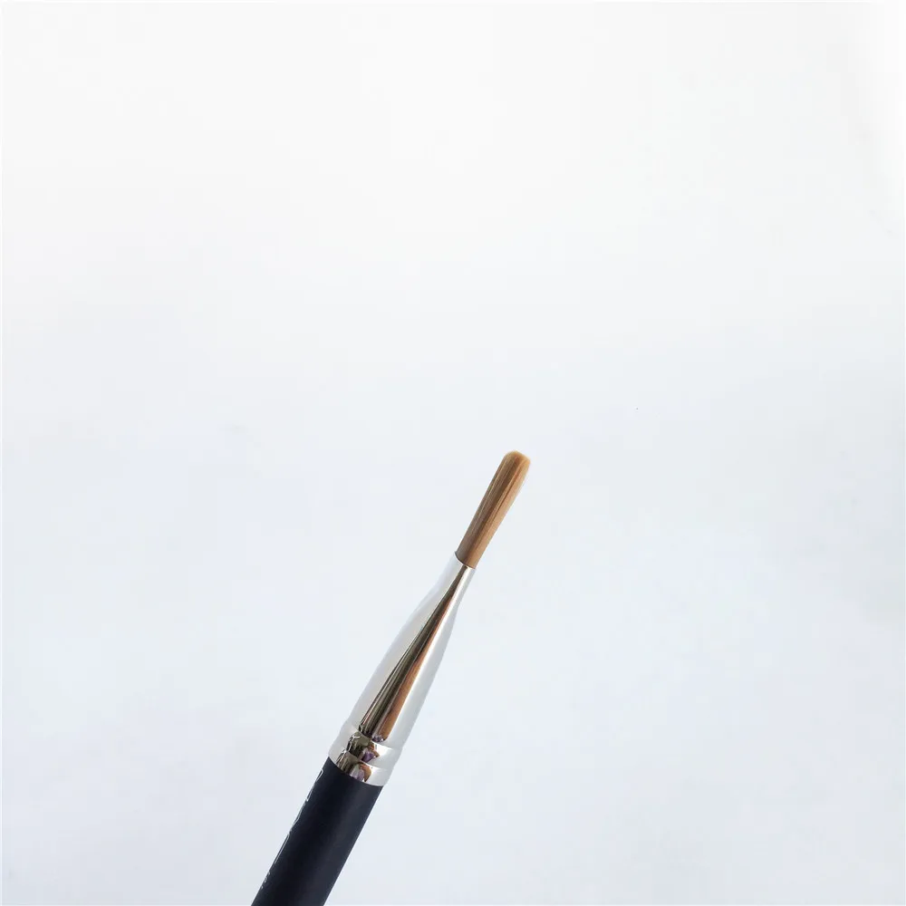 MAC 191 SQUARE FOUNDATION BRUSH _ 5