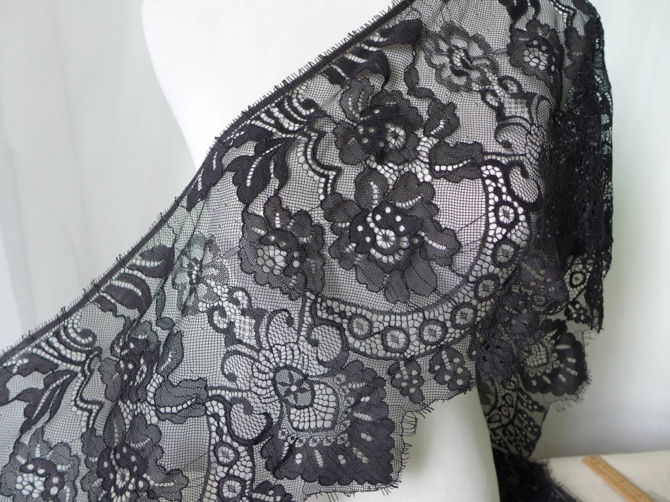 3meters/lot Vintage Chantilly Lace In Black Mesh Lace Fabric