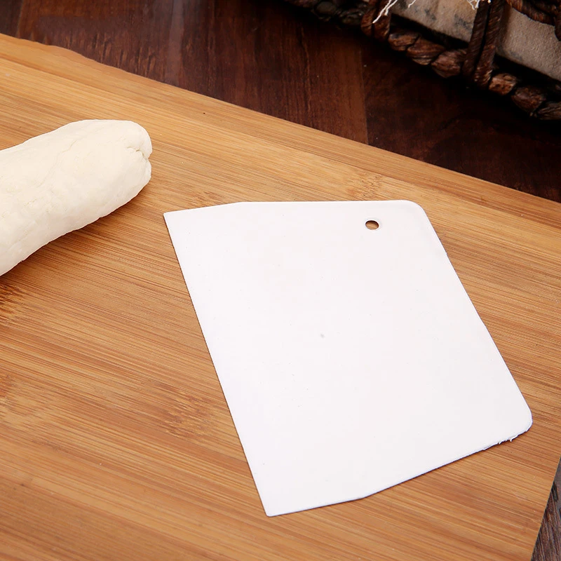 Plastic Dough Pizza Cutter Pastry Large Slicer Blade Cake Bread Pasty Scraper Blade Kitchen Gift 9.5x13.5cm - Image 5
